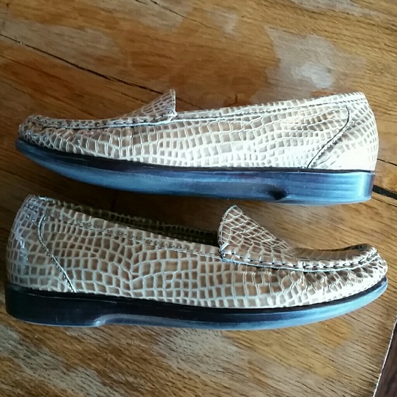 SAS Leather Snakeskin Loafer - Picture 4 of 8